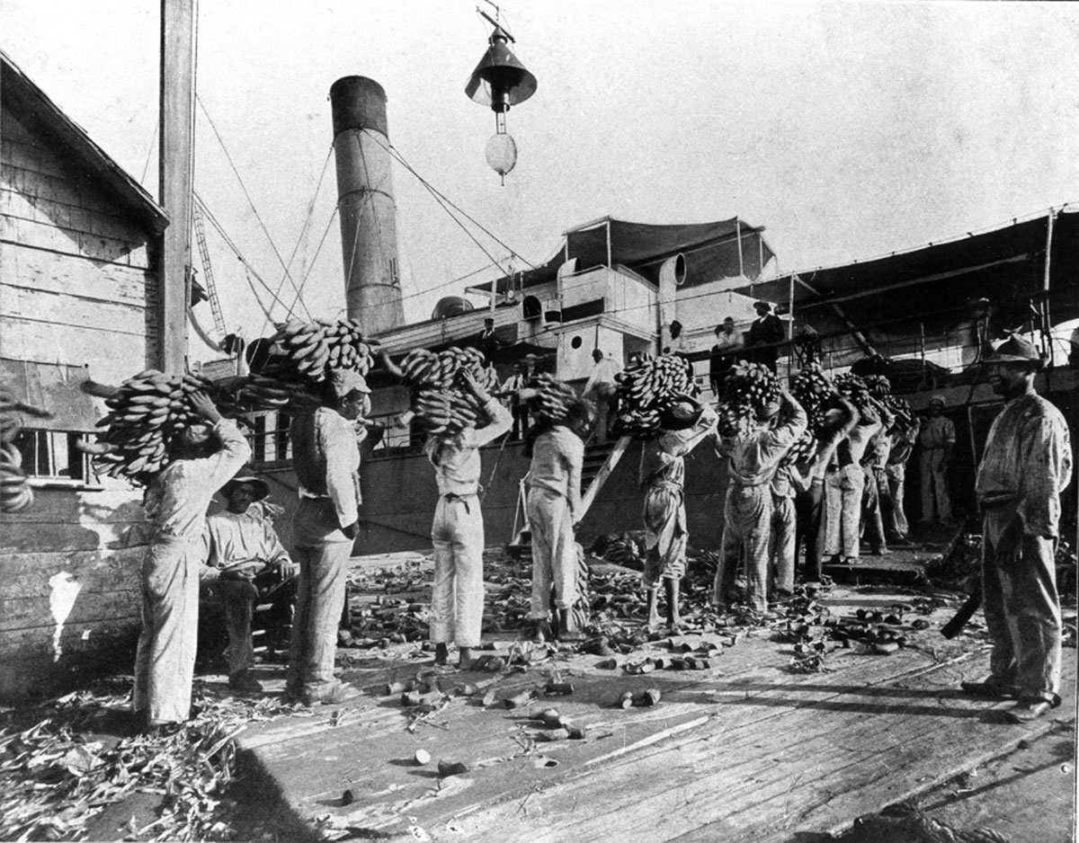 banana-massacre-colombia-photograph