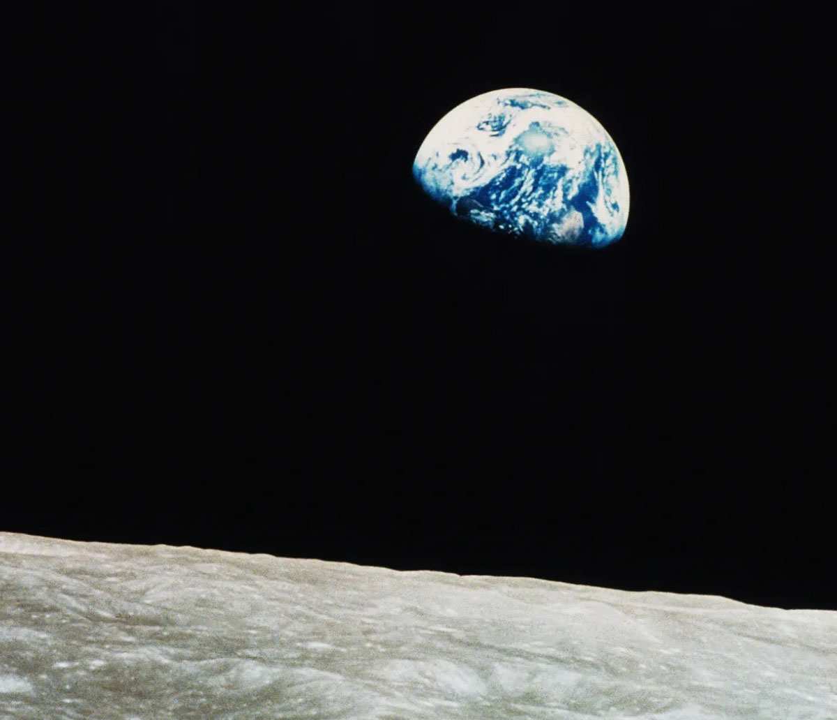 earthrise photo apollo 8