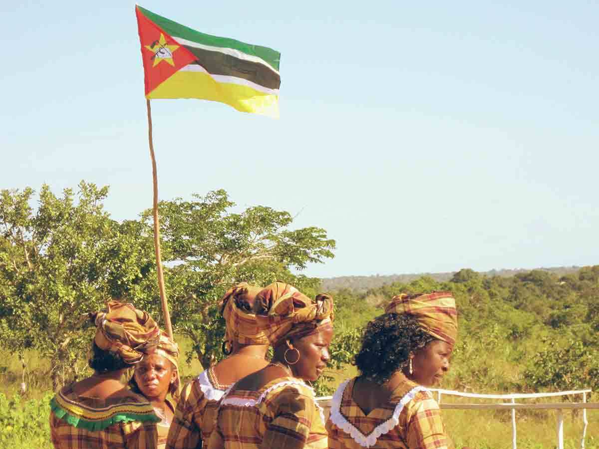 mozambique flag independence