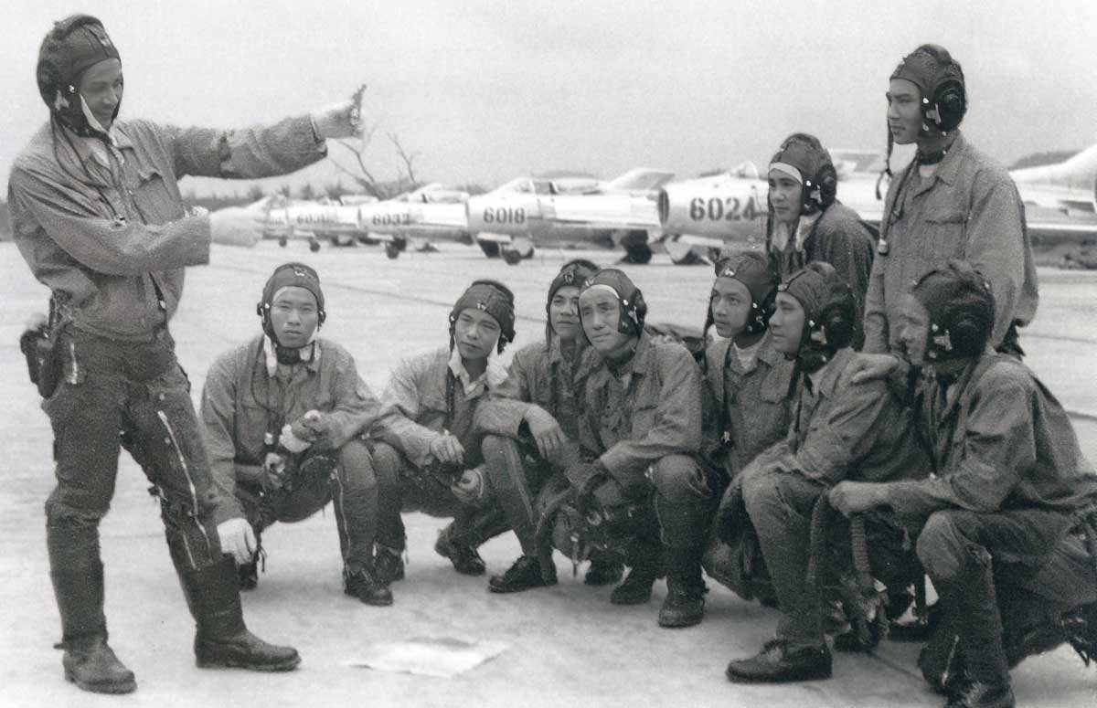 north vietnamese mig pilots