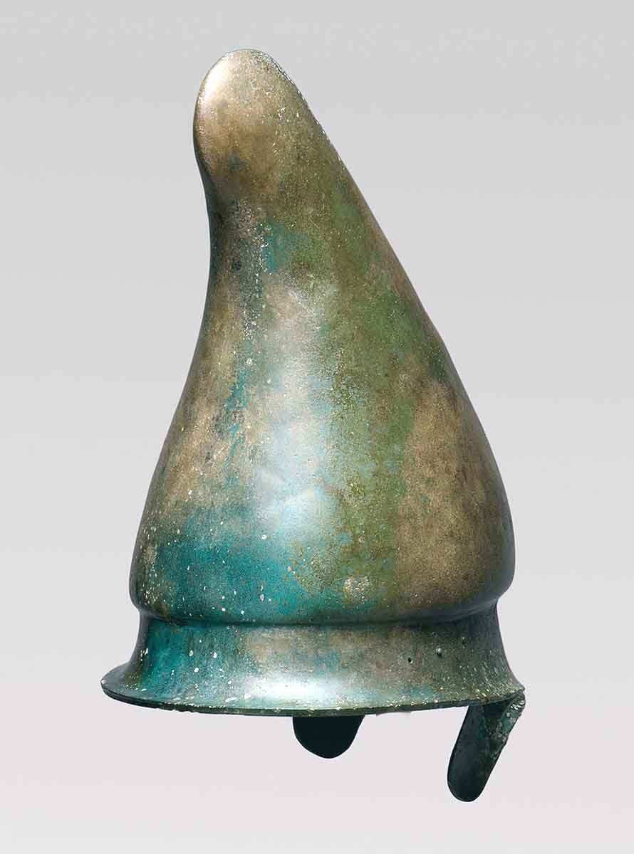 phrygian type helmet macedon battle of thebes