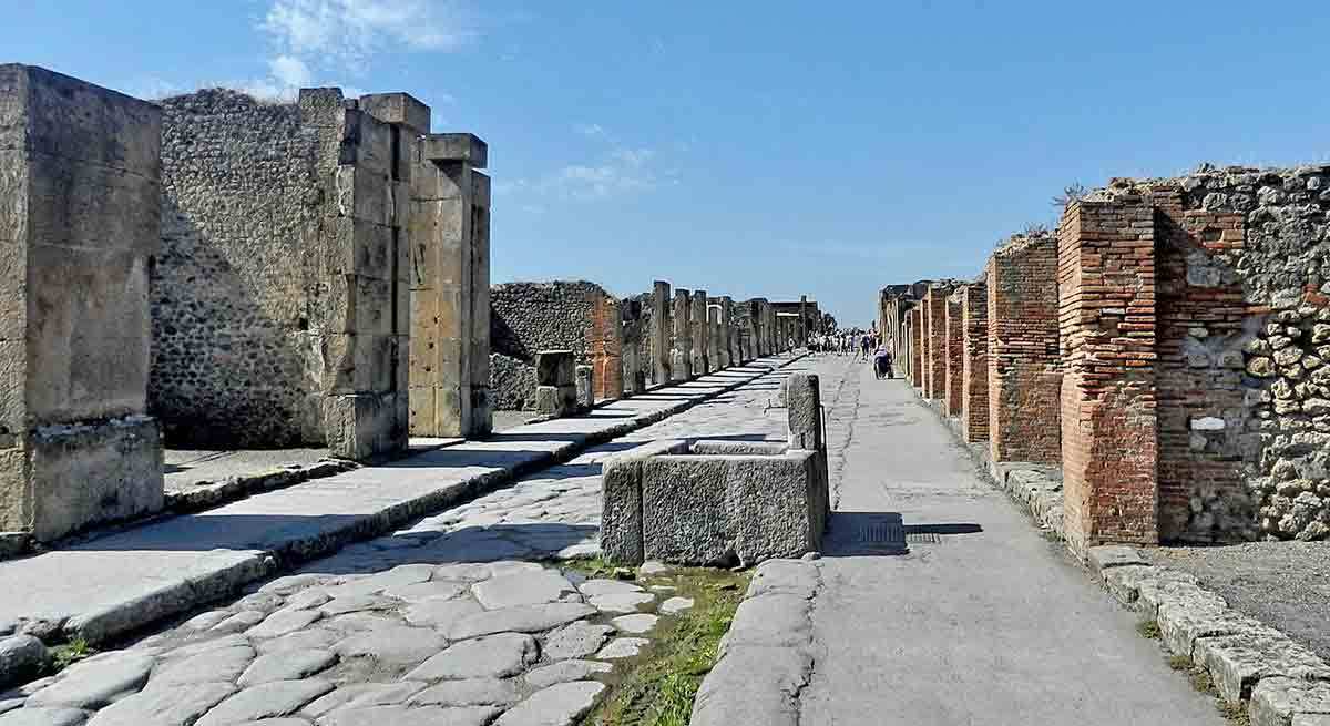 pompeii main street