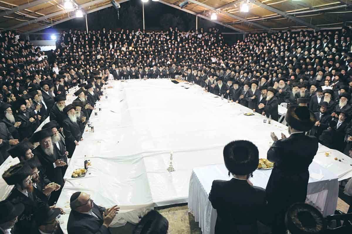 sukkot gathering hasidic judaism