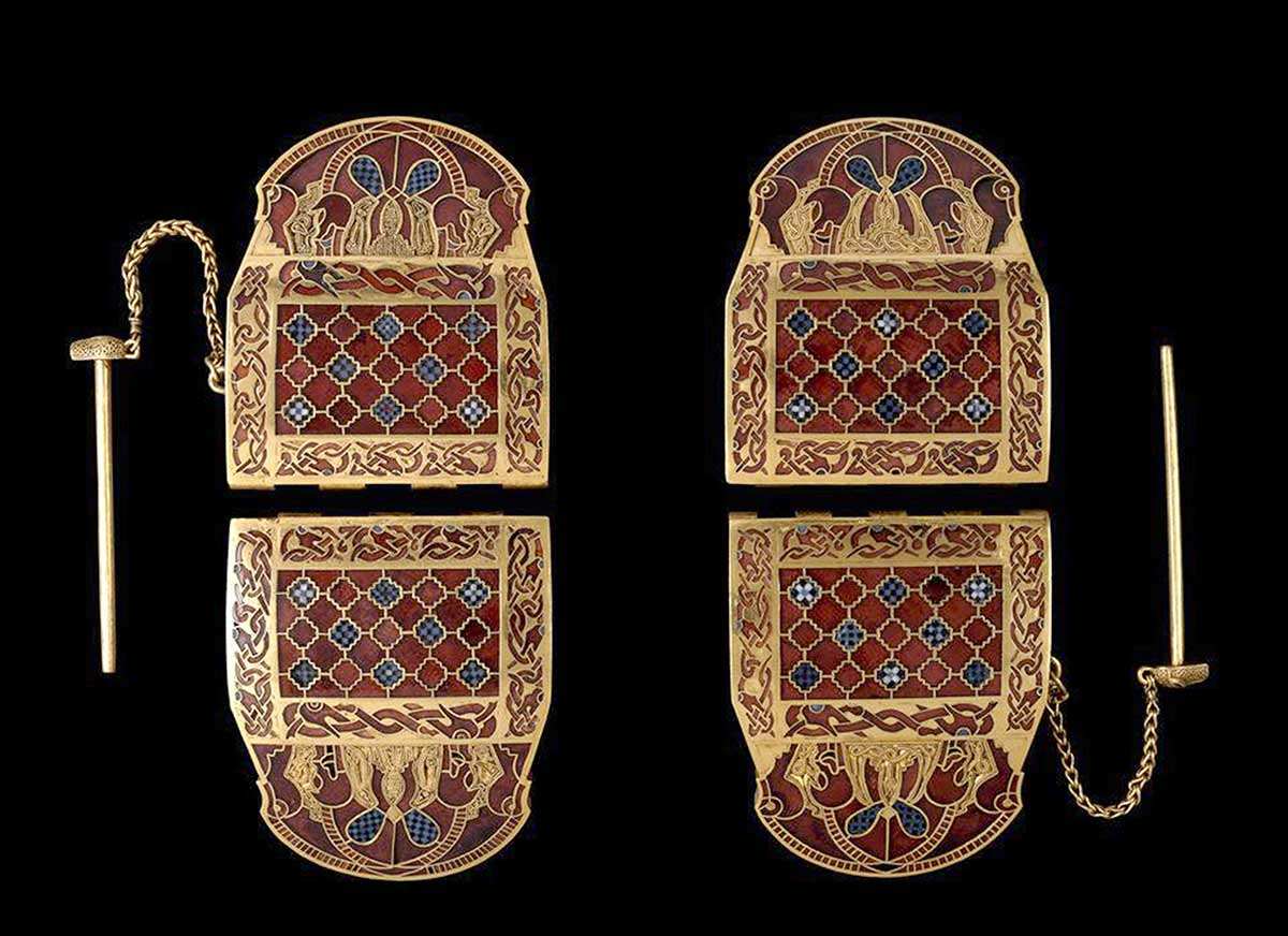 sutton hoo shoulder clasps