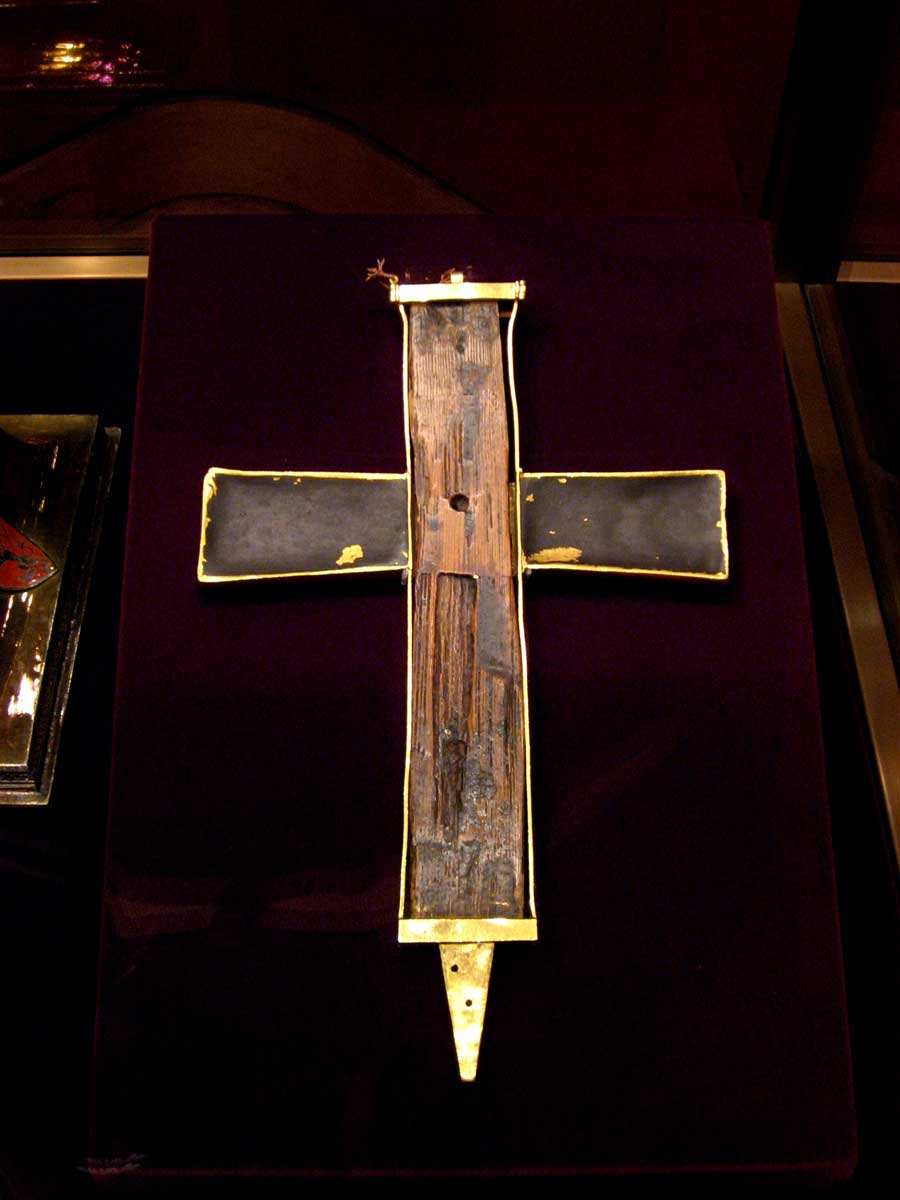 true cross fragment vienna saint helena