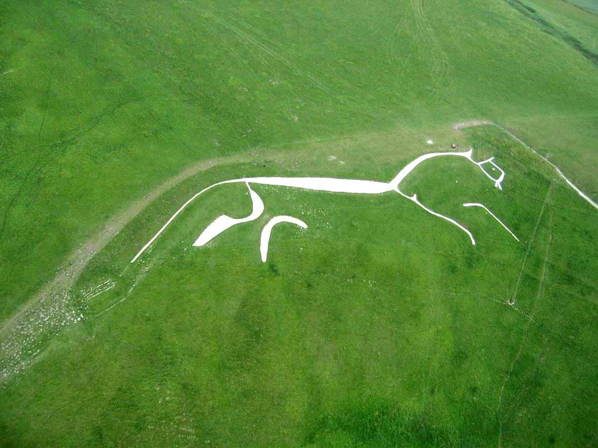 uffington white horse geoglyph